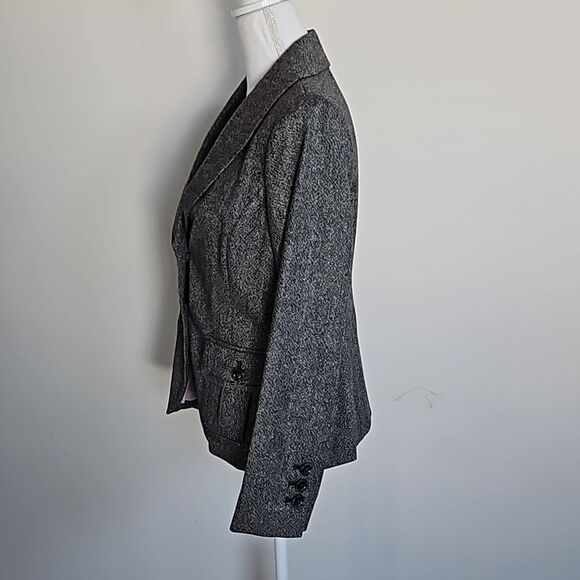 Eddie Bauer Women’s Gray Wool-Silk Blazer – Elegant Work & Casual size 10P - Picture 5 of 10